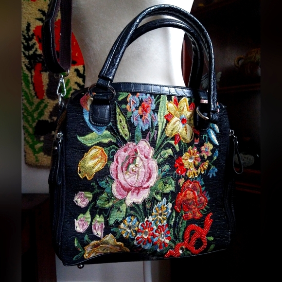 mellow world Handbags - Mellow World beaded floral multi strap cross body purse